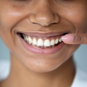 cosmetic dentist